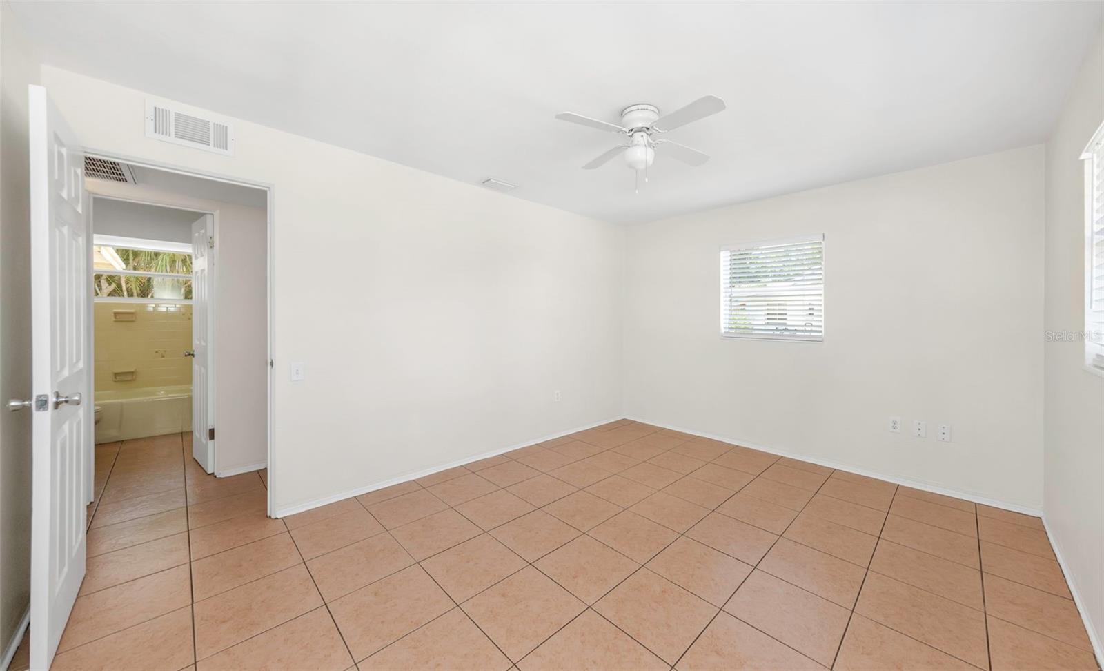 RIDGEWOOD LAKES UNIT - Residential