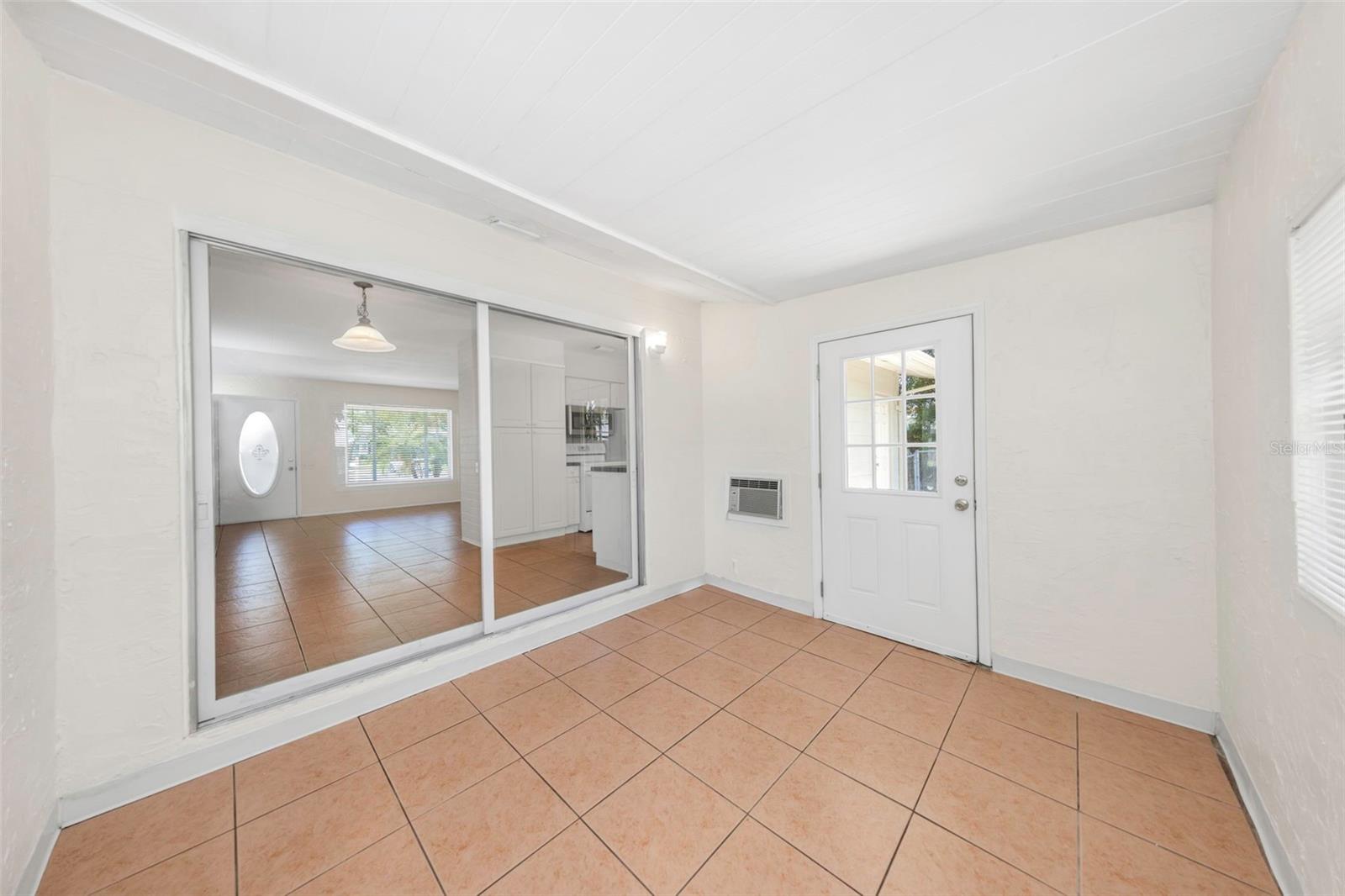 RIDGEWOOD LAKES UNIT - Residential