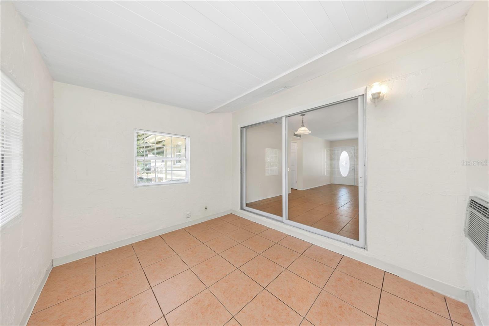 RIDGEWOOD LAKES UNIT - Residential