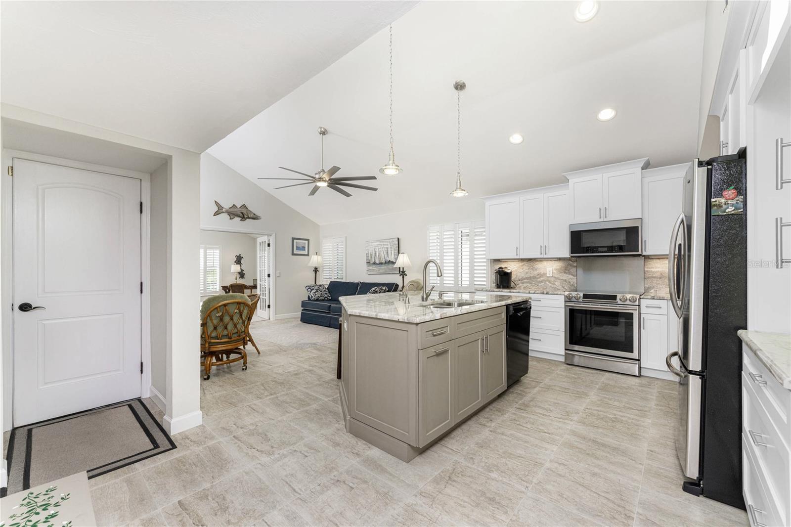 EMERALD POINTE VILLAS PH 02 - Residential