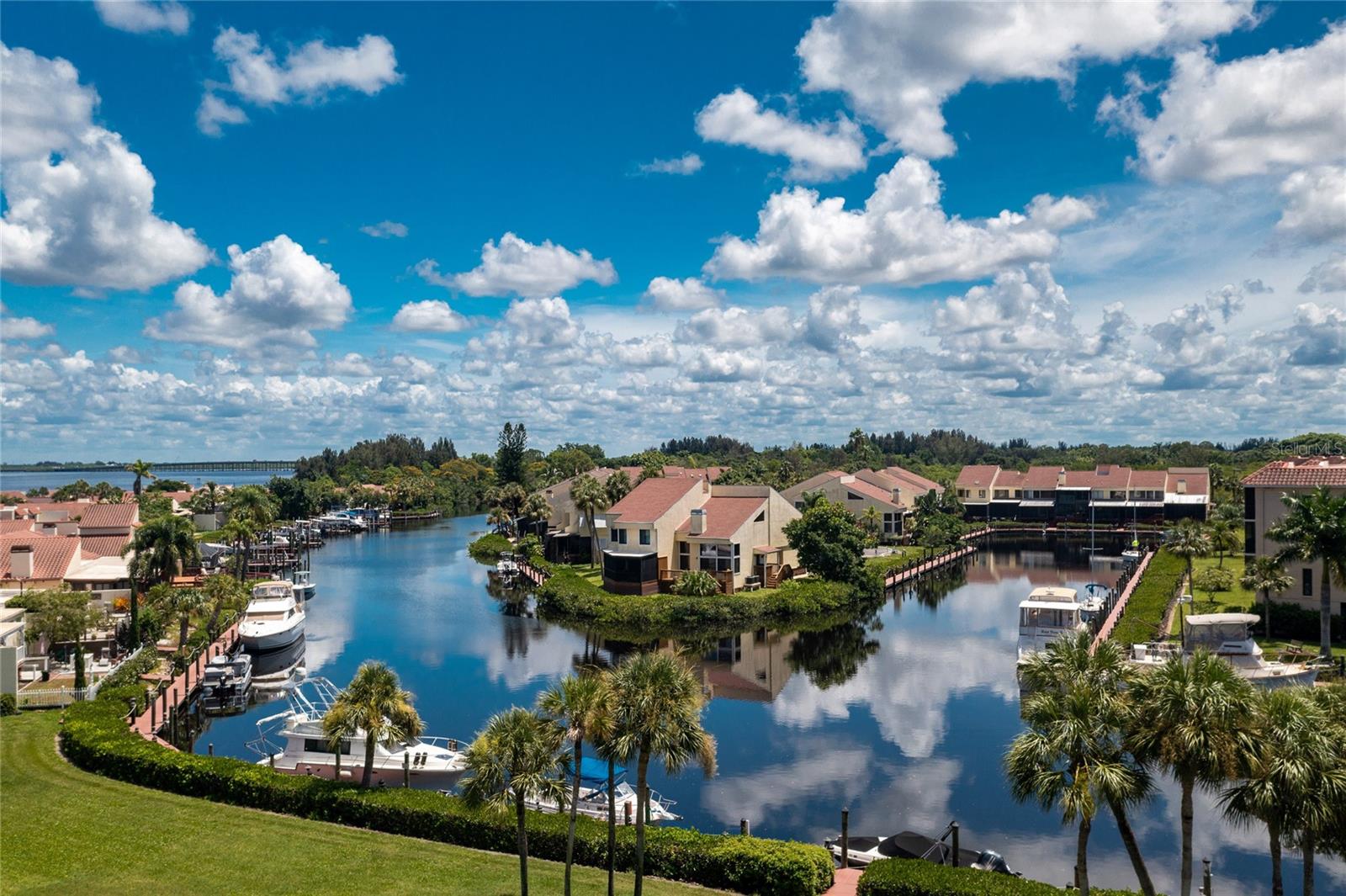 EMERALD POINTE VILLAS PH 02 - Residential