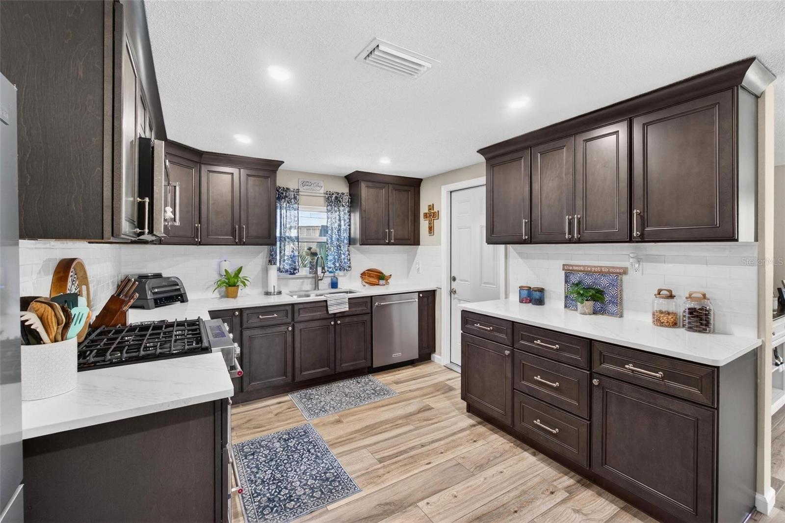 SHORE ACRES BAYOU GRANDE SEC - Residential