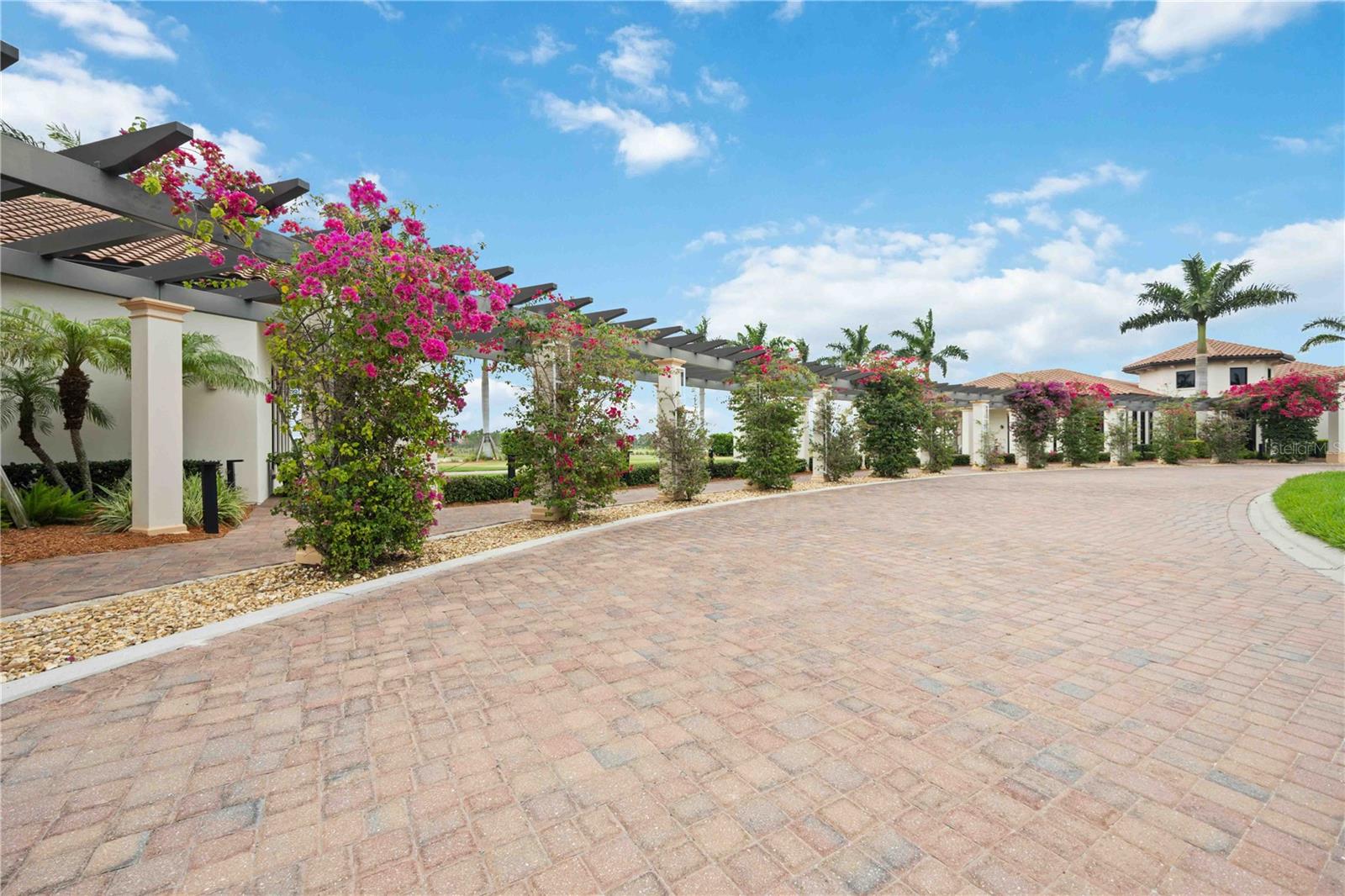 SARASOTA NATIONAL - Residential