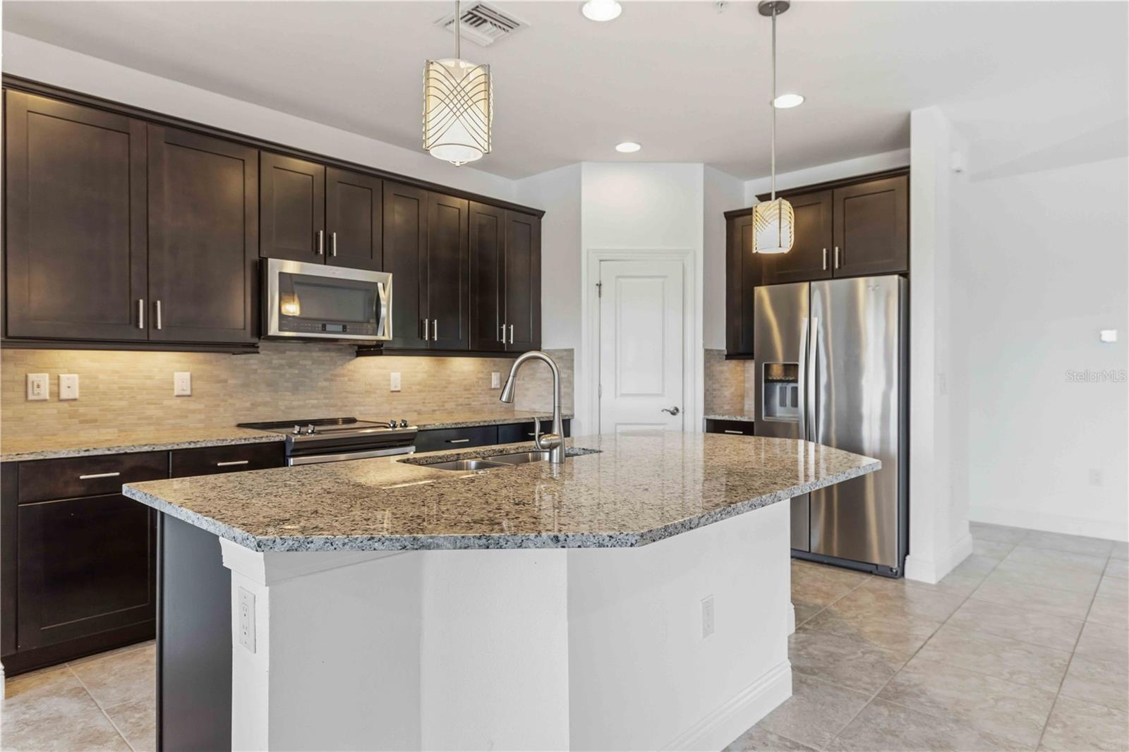 SARASOTA NATIONAL - Residential