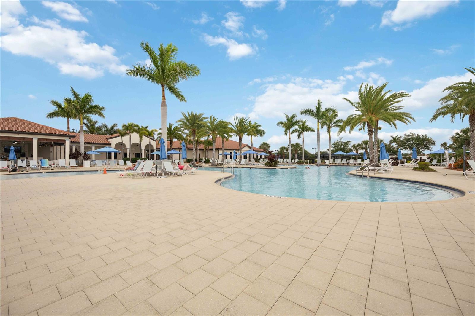 SARASOTA NATIONAL - Residential