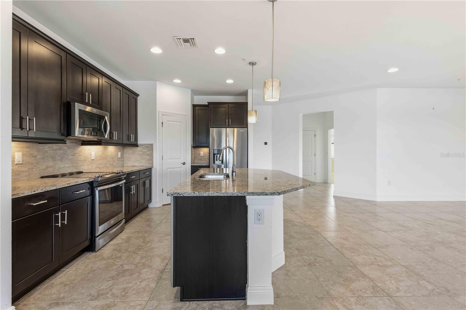 SARASOTA NATIONAL - Residential