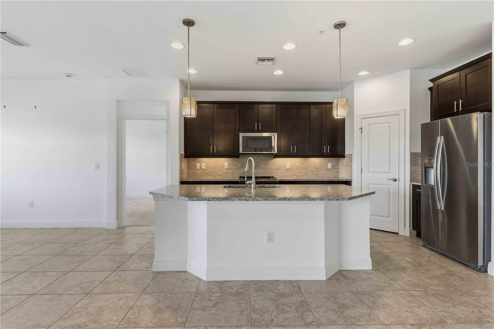 SARASOTA NATIONAL - Residential