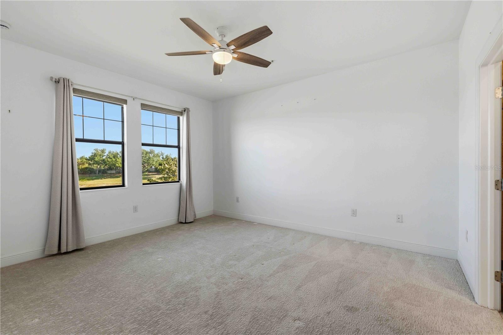 SARASOTA NATIONAL - Residential
