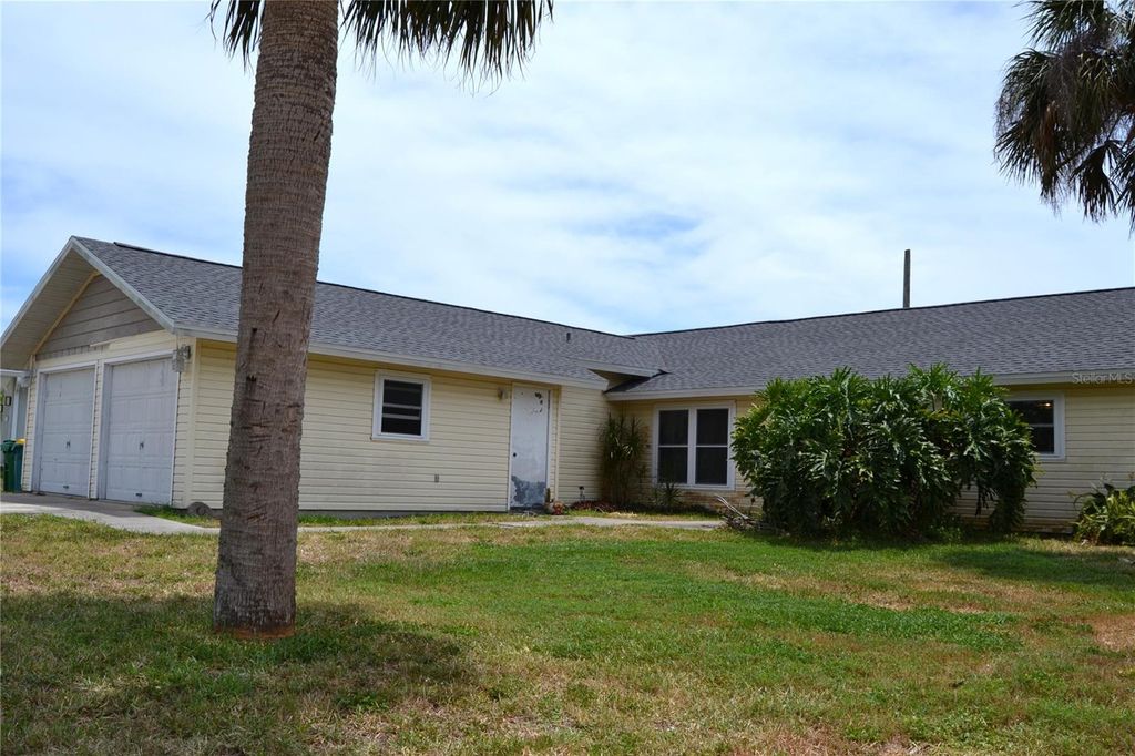 Photo of 21161 Knollwood Avenue, Port Charlotte, FL 33952 (MLS # C7509409)