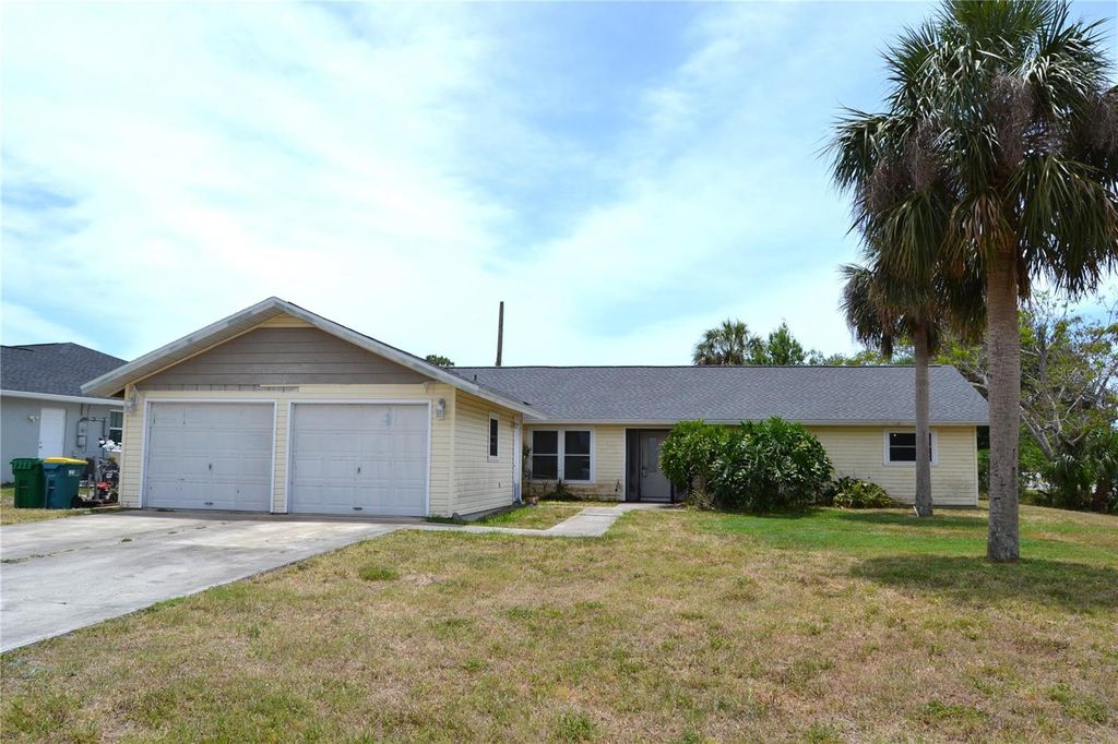 Photo of 21161 Knollwood Avenue, Port Charlotte, FL 33952 (MLS # C7509409)