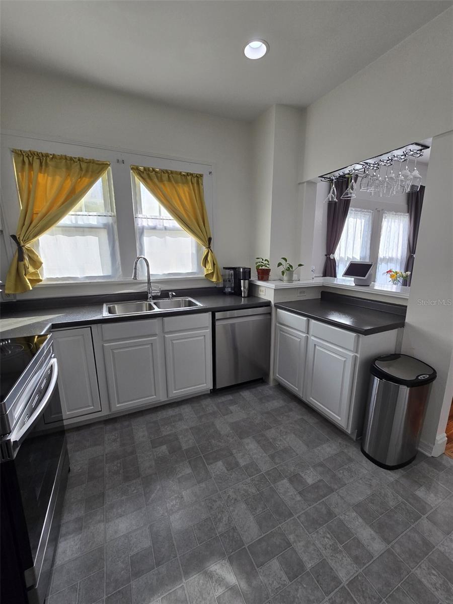 RIVERSIDE HEIGHTS - Residential