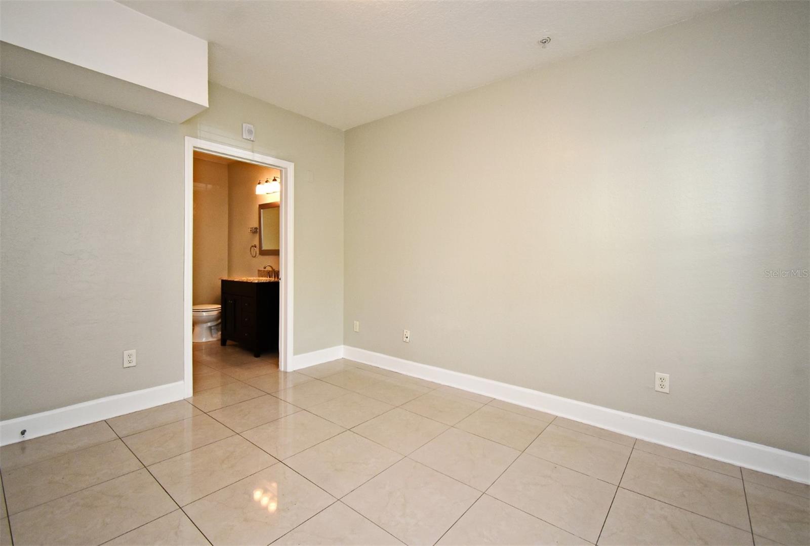 GRANDE DOWNTOWN ORLANDO CONDO - Residential Lease