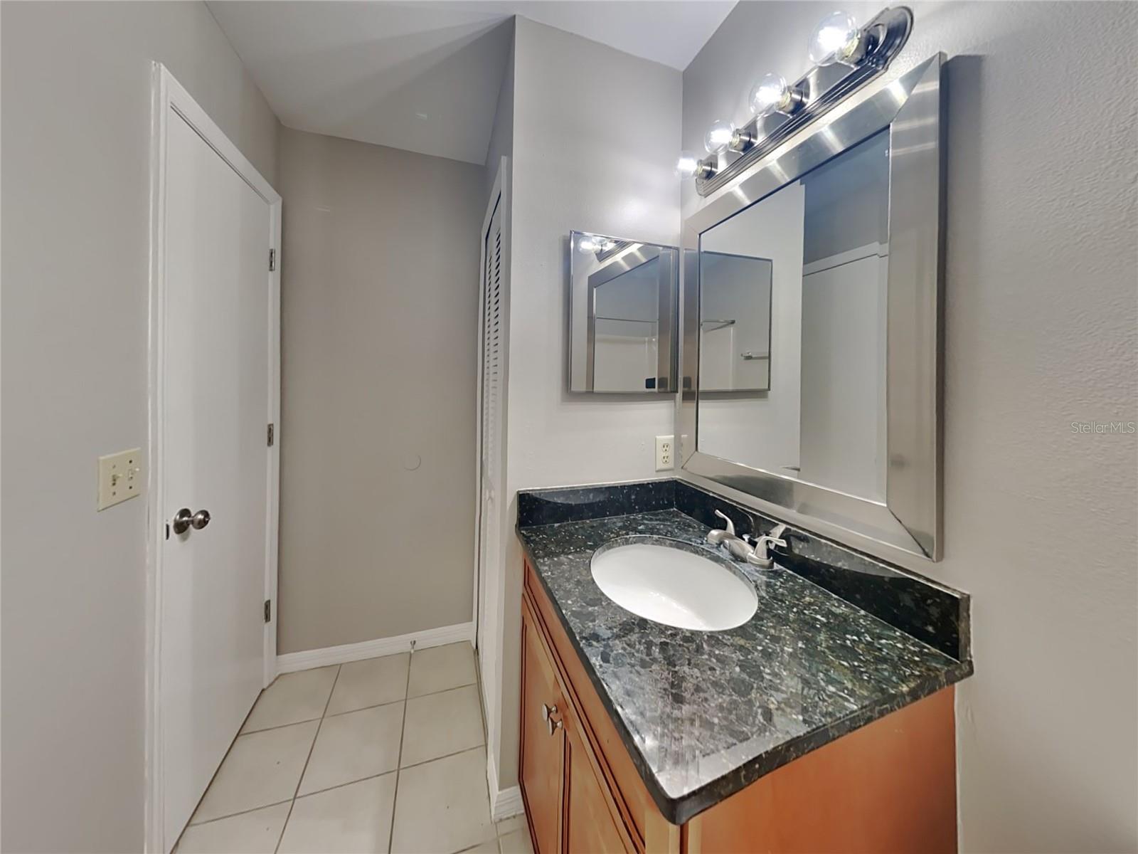 DELONA LAKES UN 32 - Residential Lease