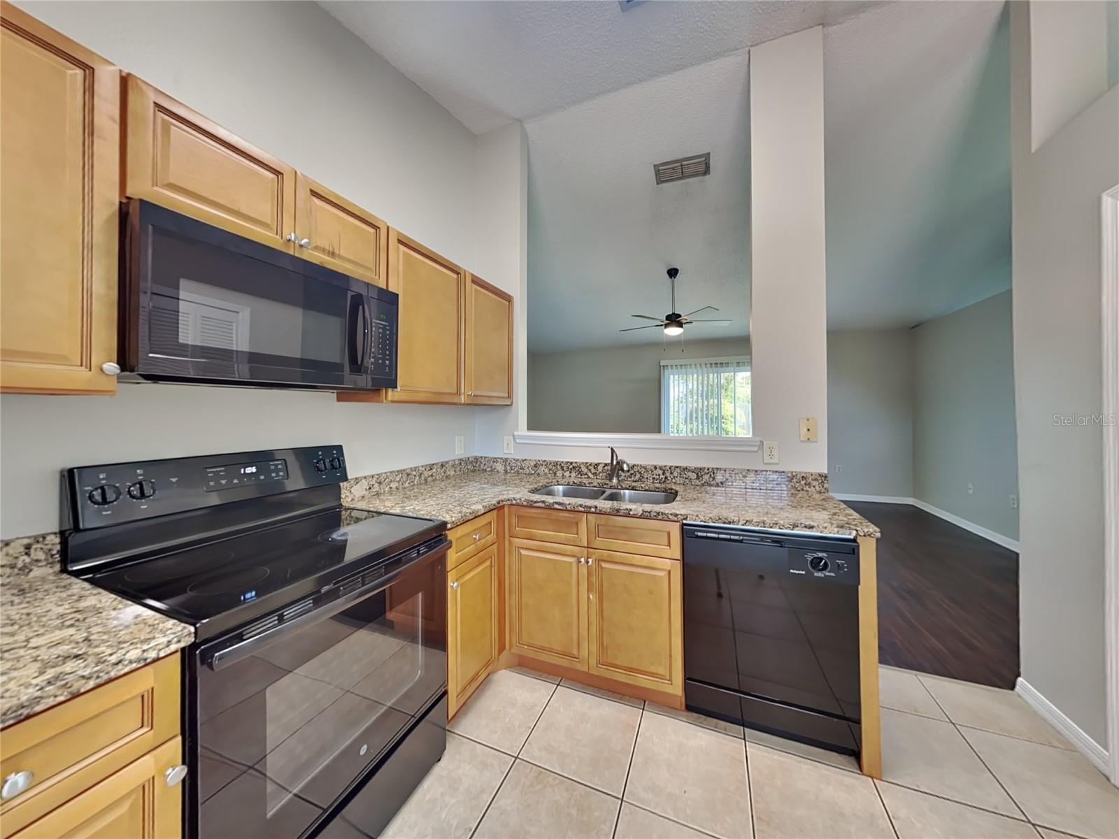 DELONA LAKES UN 32 - Residential Lease