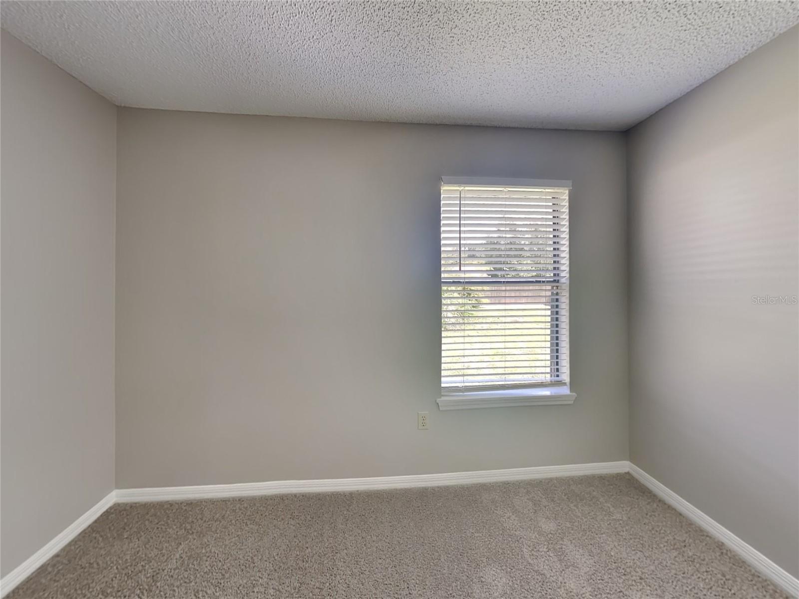 DELONA LAKES UN 32 - Residential Lease