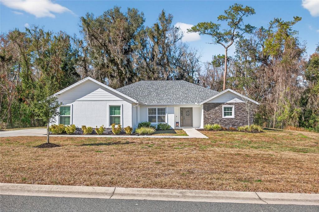 Photo of 10160 SE 41st Avenue, Belleview, FL 34420 (MLS # OM716958)