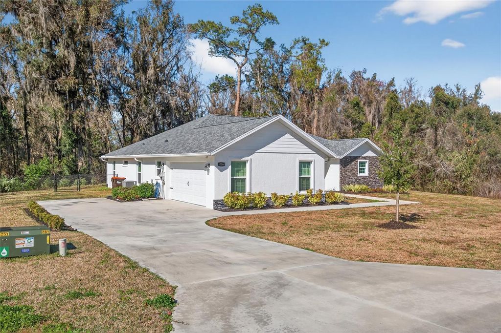 Photo of 10160 SE 41st Avenue, Belleview, FL 34420 (MLS # OM716958)