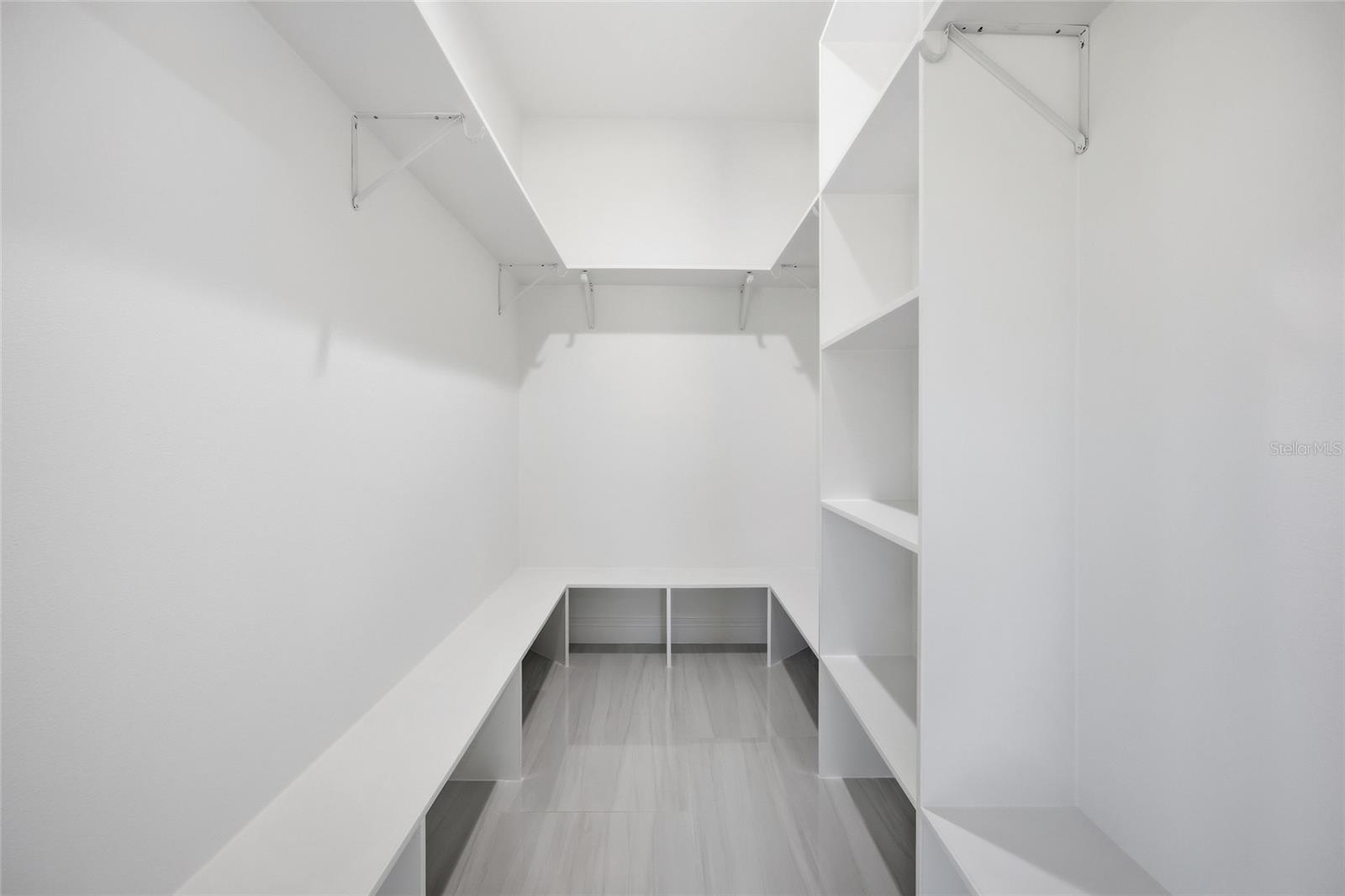 ROLLING HILLS UN 04 - Residential