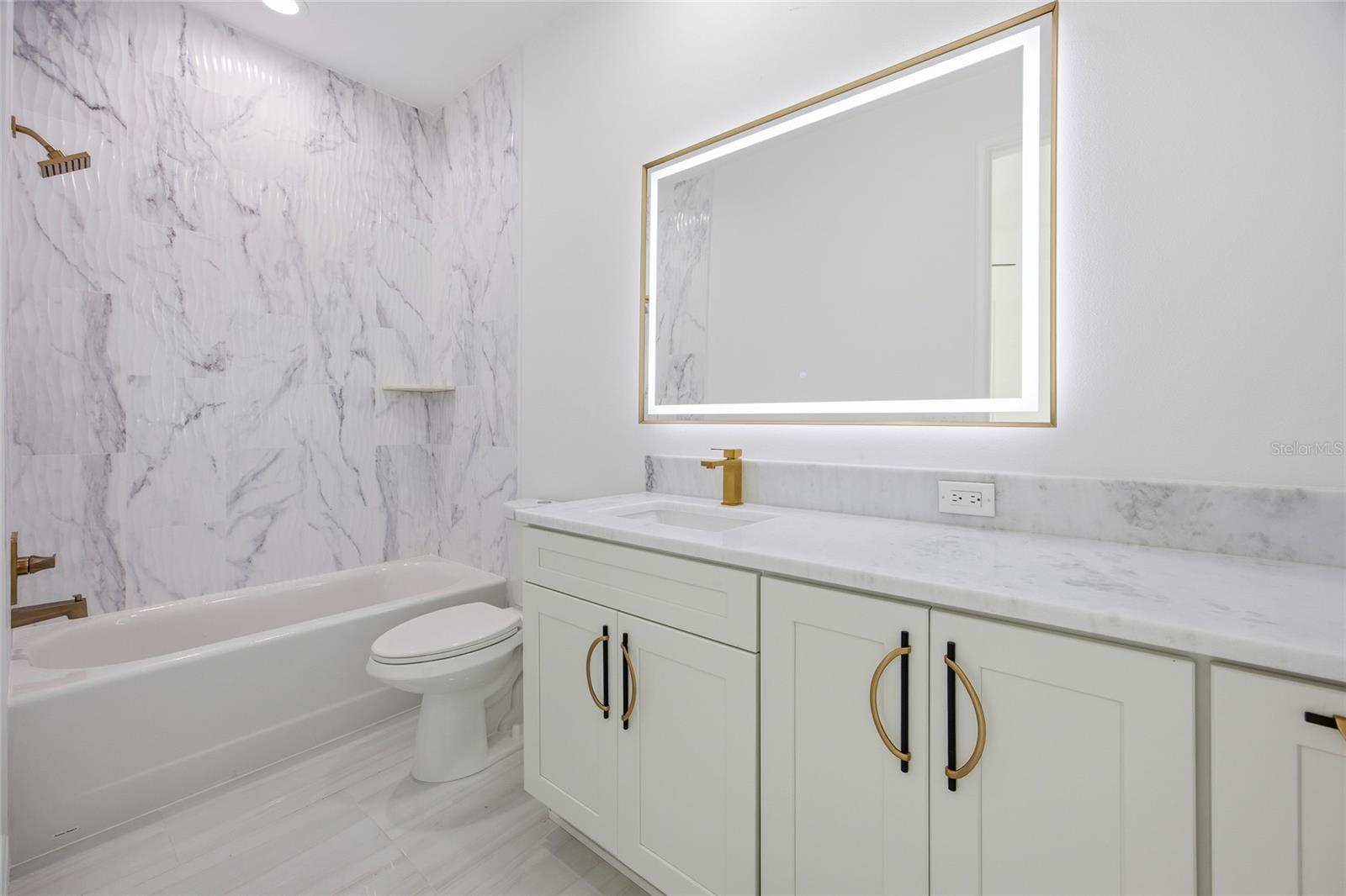 ROLLING HILLS UN 04 - Residential