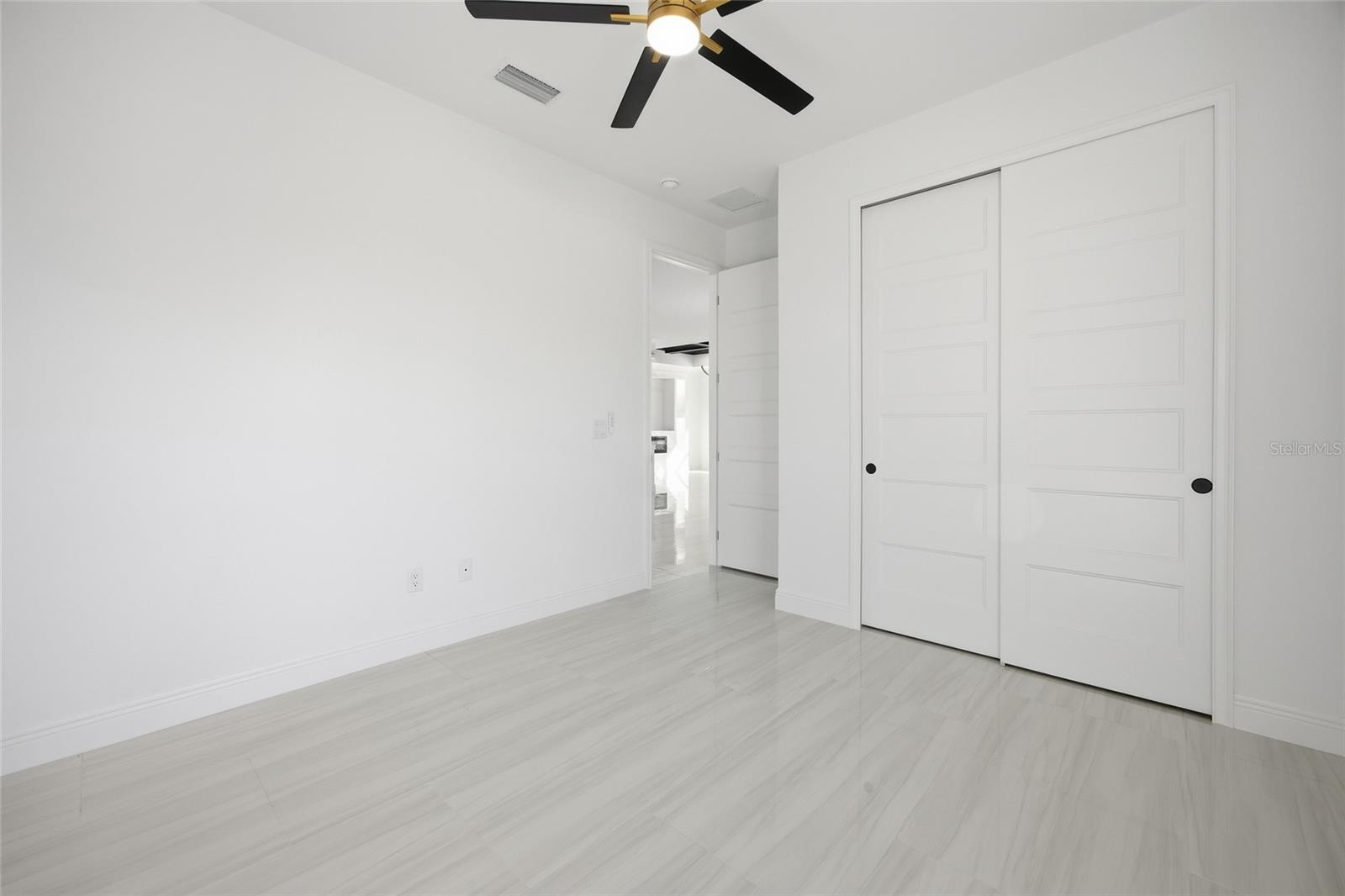 ROLLING HILLS UN 04 - Residential