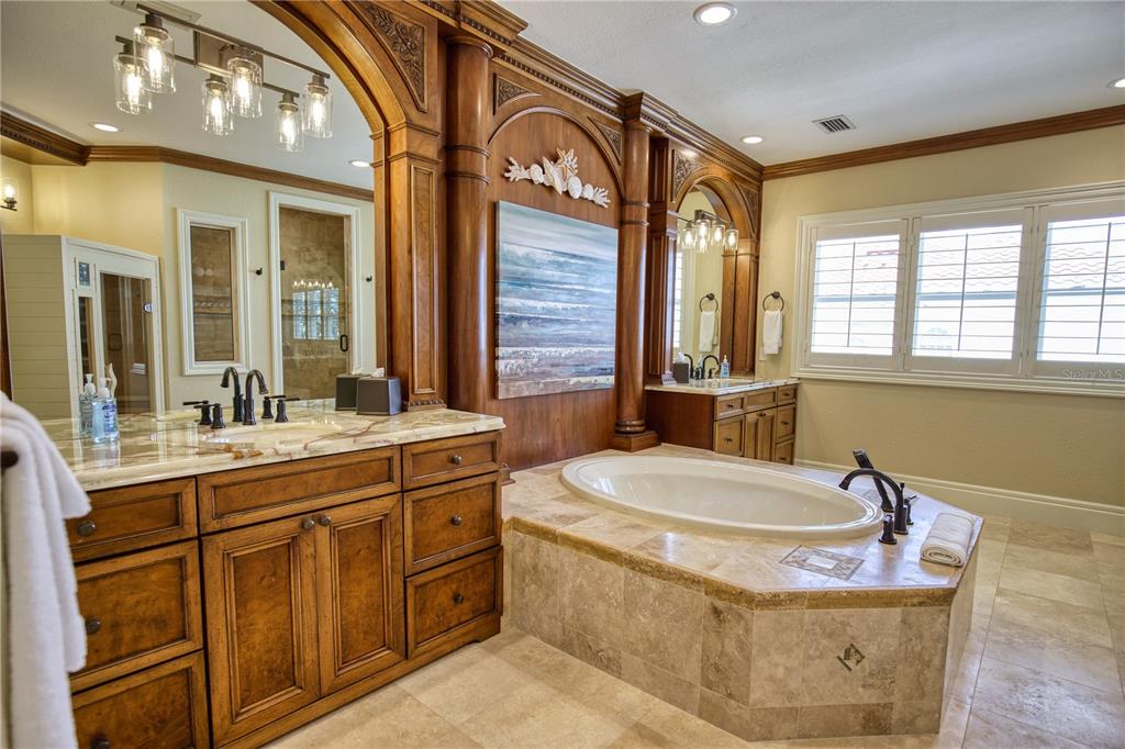 COUNTRY CLUB SHORES SEC 01 - Residential