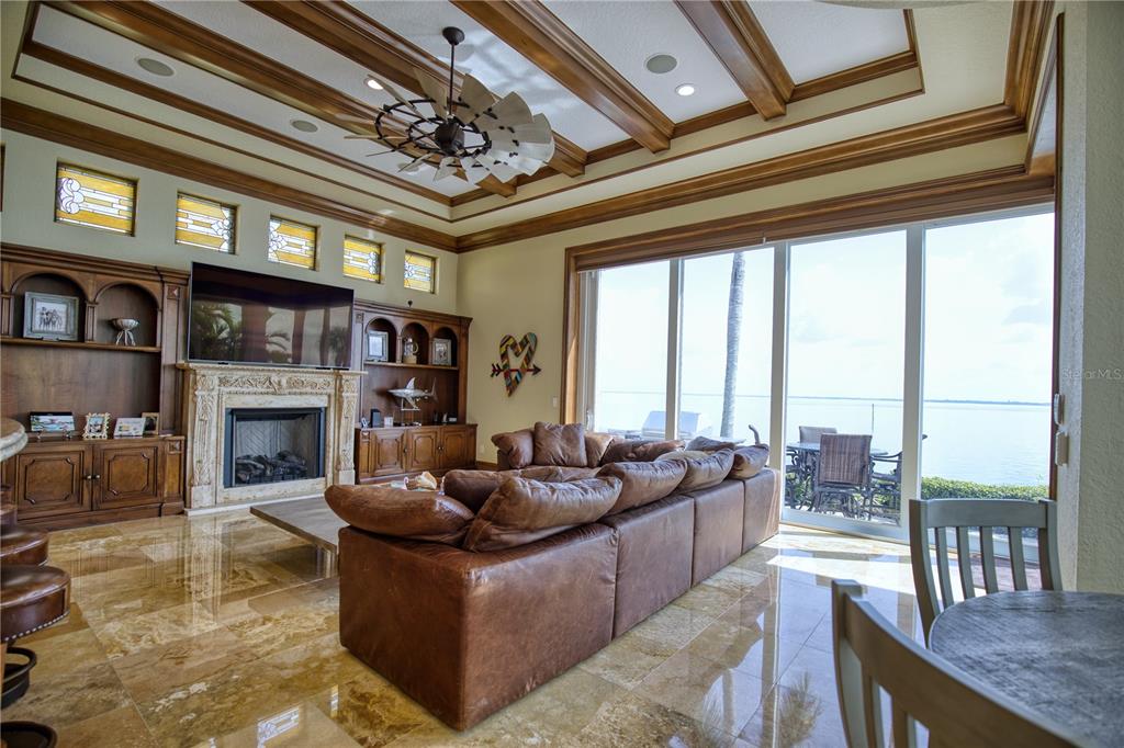 COUNTRY CLUB SHORES SEC 01 - Residential