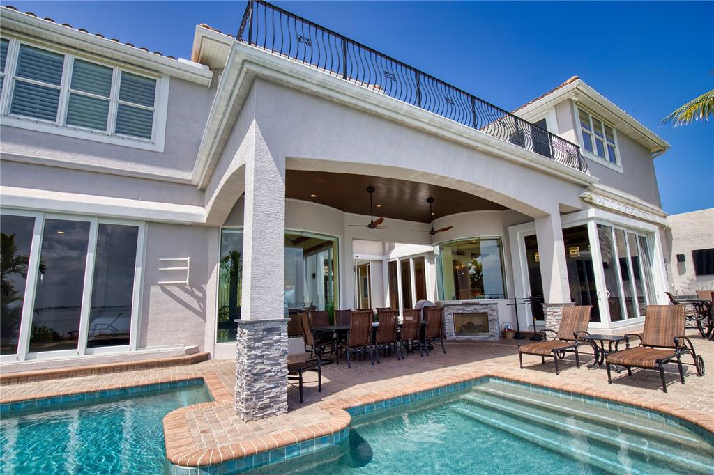 COUNTRY CLUB SHORES SEC 01 - Residential