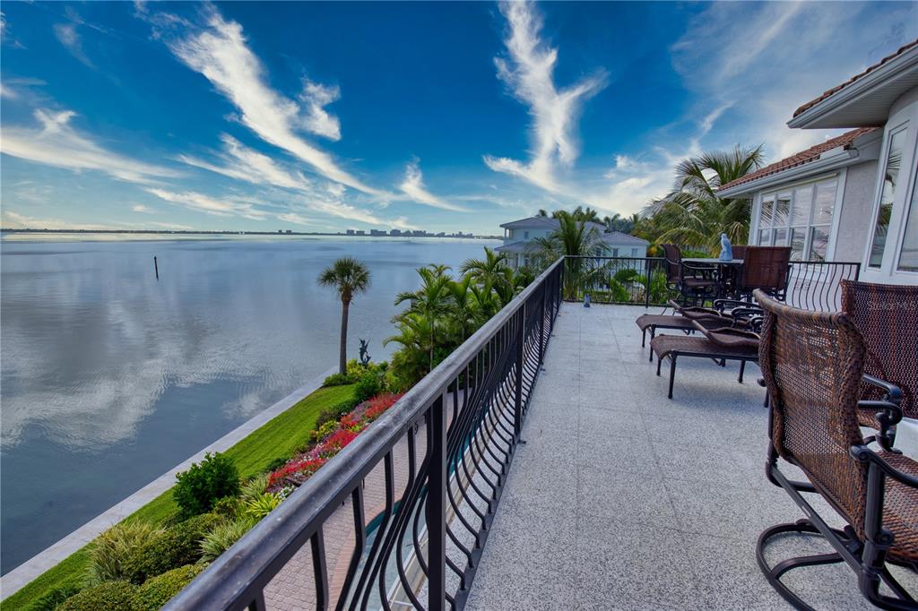 COUNTRY CLUB SHORES SEC 01 - Residential