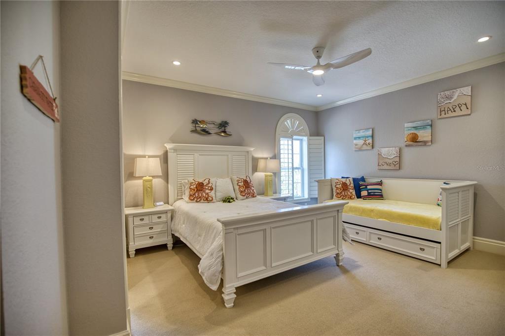 COUNTRY CLUB SHORES SEC 01 - Residential