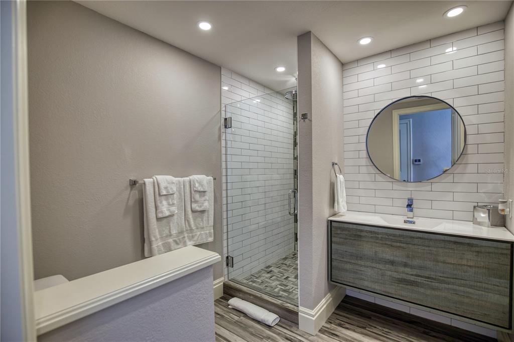 COUNTRY CLUB SHORES SEC 01 - Residential