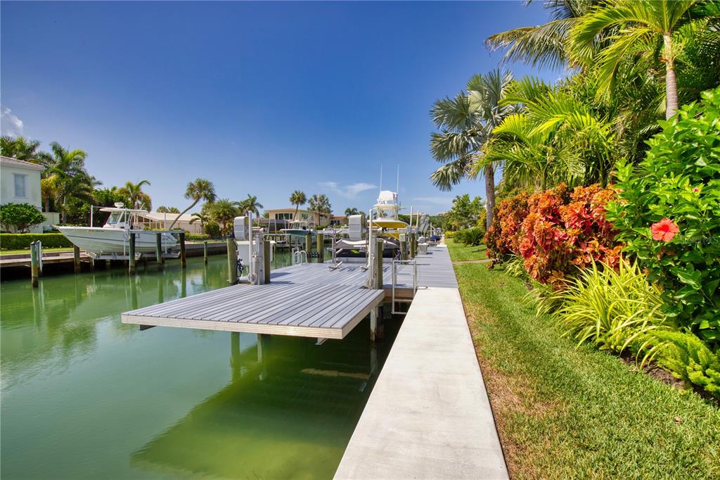 COUNTRY CLUB SHORES SEC 01 - Residential