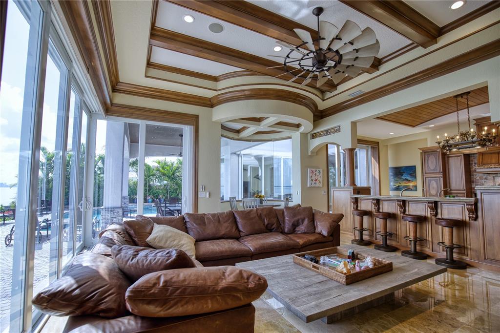 COUNTRY CLUB SHORES SEC 01 - Residential