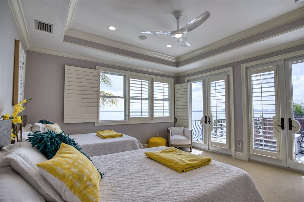 COUNTRY CLUB SHORES SEC 01 - Residential