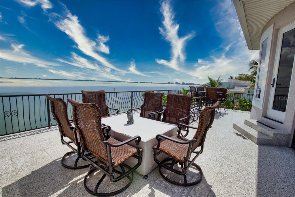 COUNTRY CLUB SHORES SEC 01 - Residential