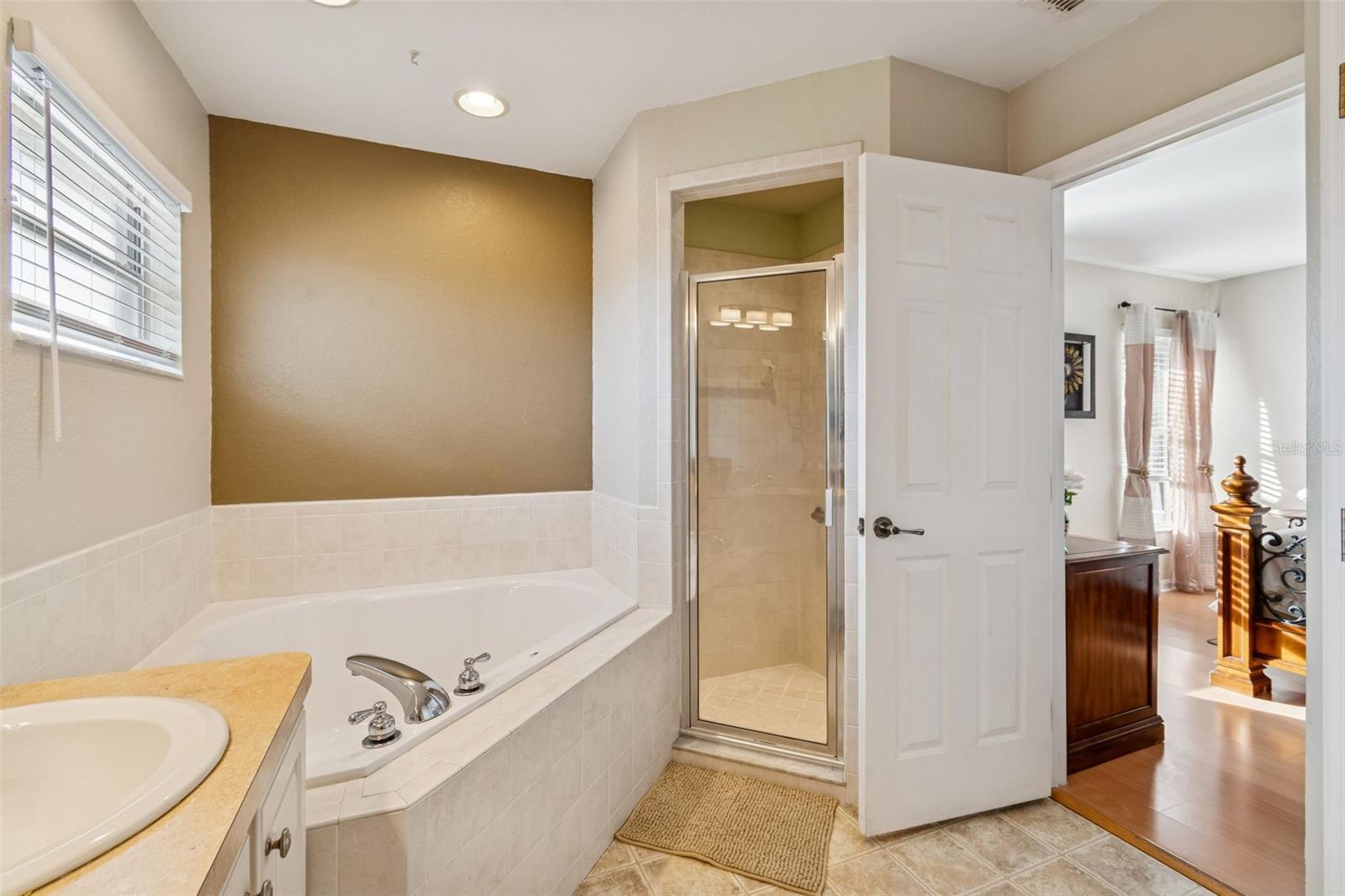 DOUBLE DIAMOND 02 - Residential