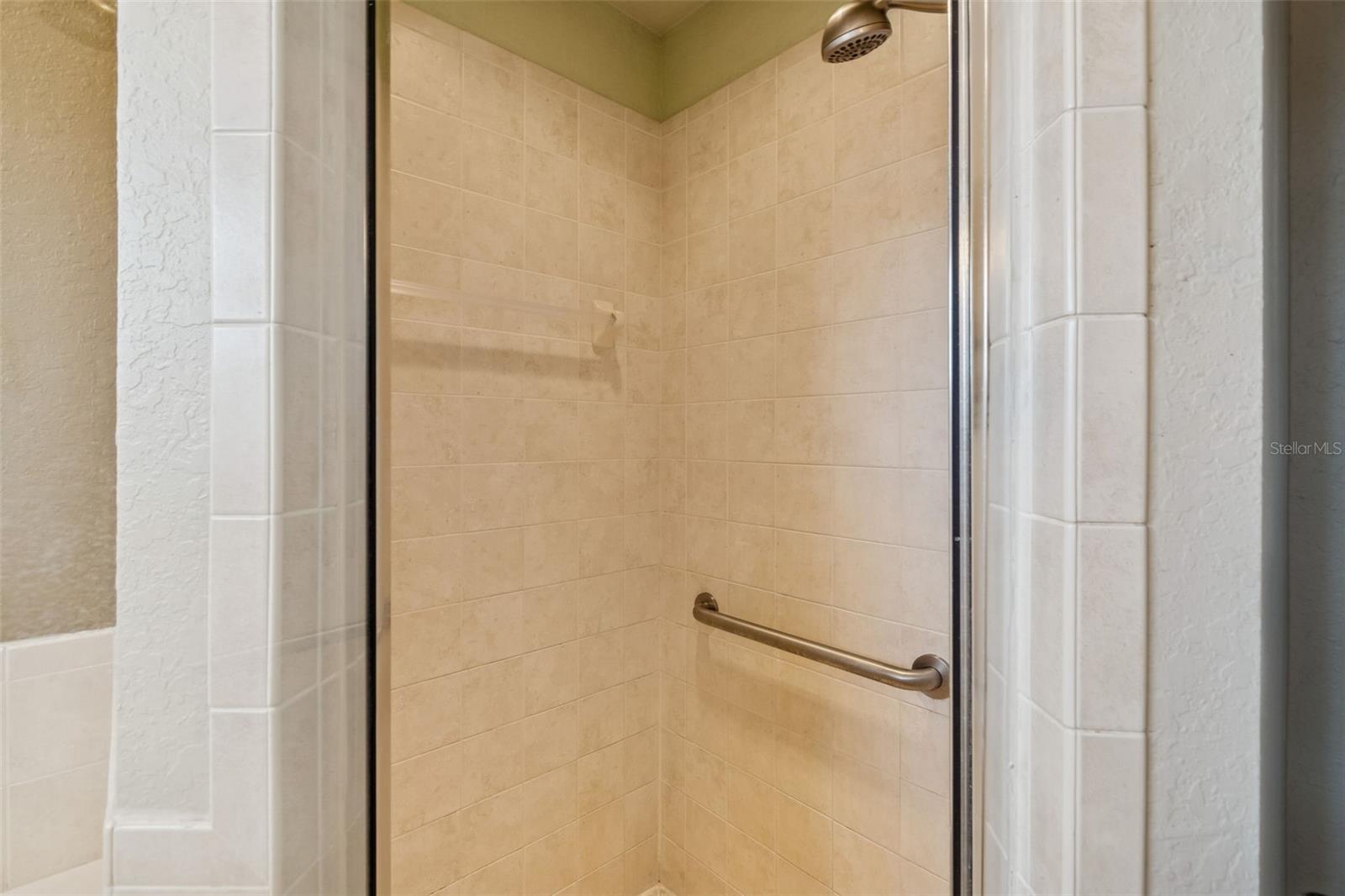 DOUBLE DIAMOND 02 - Residential