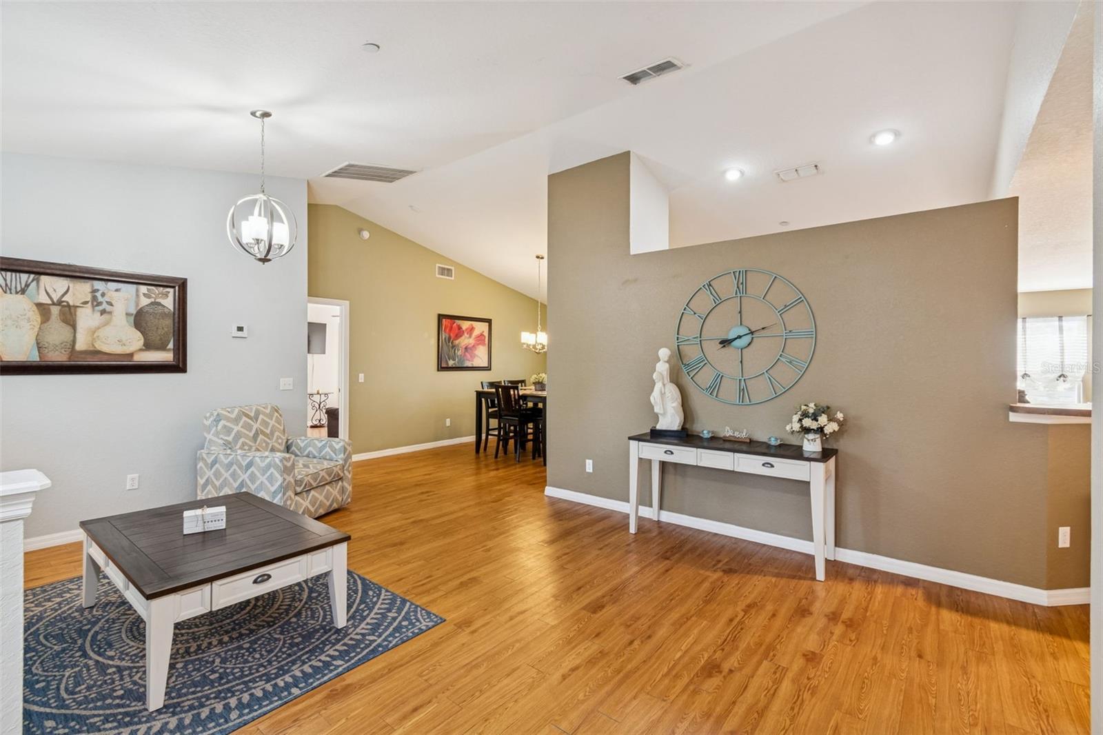 DOUBLE DIAMOND 02 - Residential