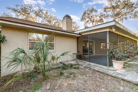 A home in LONGWOOD