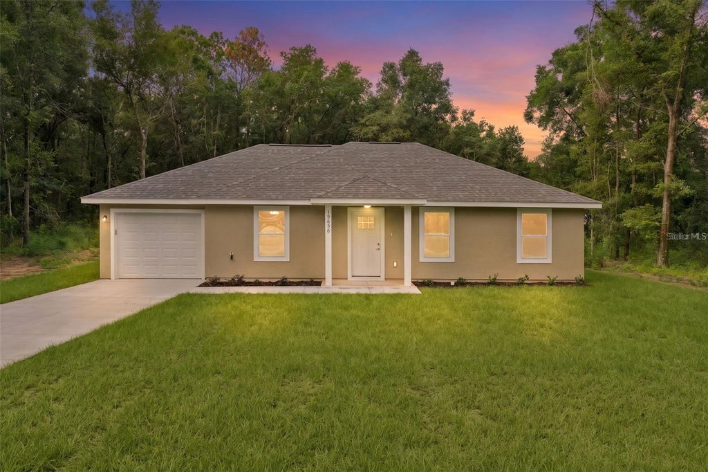 Photo of 77 Fisher Run Terrace, Ocklawaha, FL 32179 (MLS # OM731196)