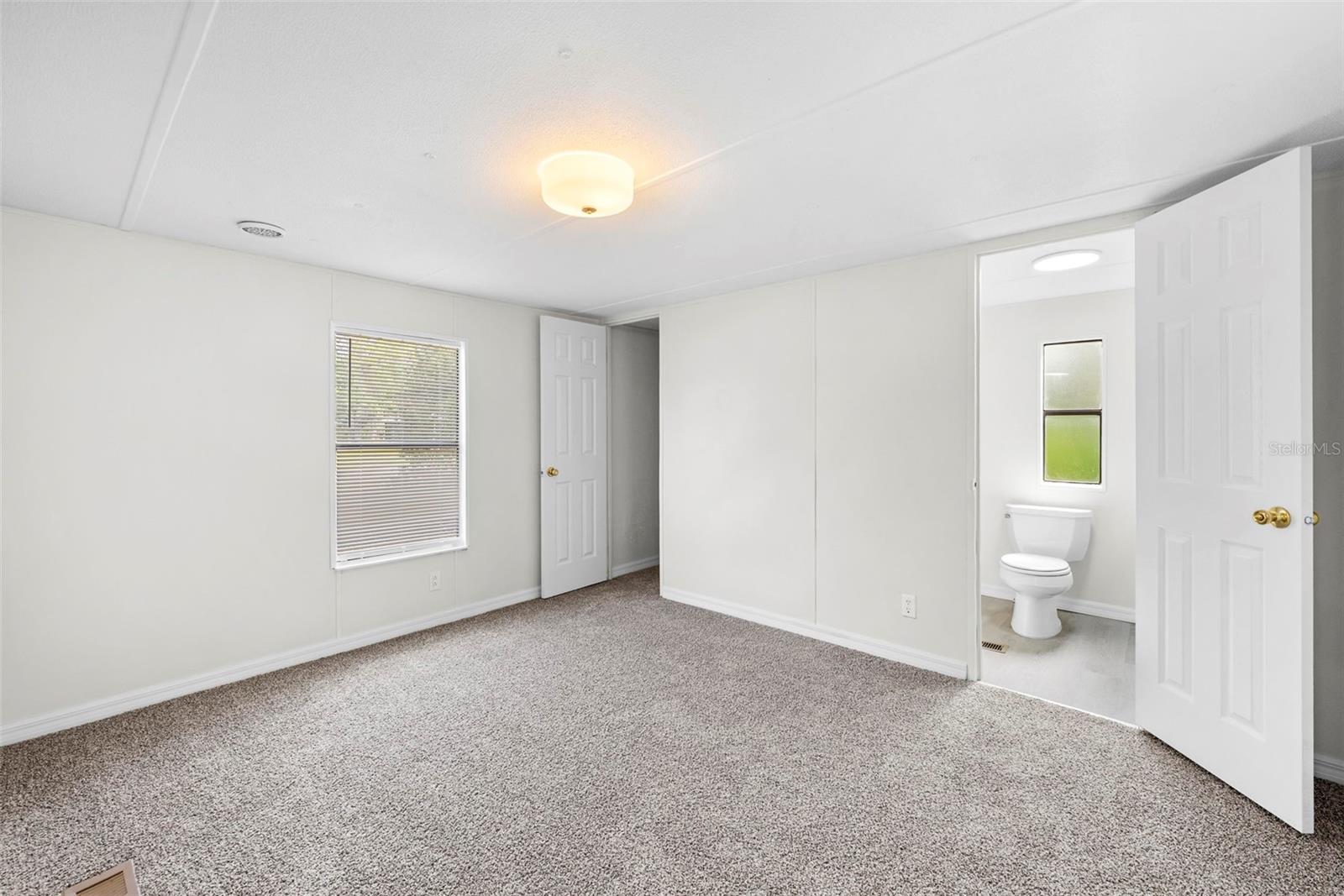 HOLIDAY ACRES UNIT 01 - Residential