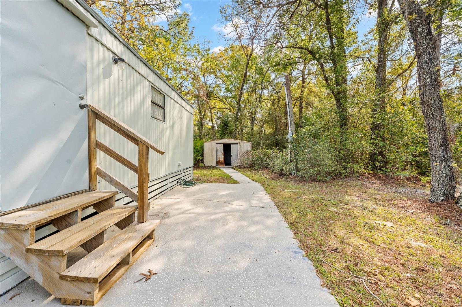 HOLIDAY ACRES UNIT 01 - Residential