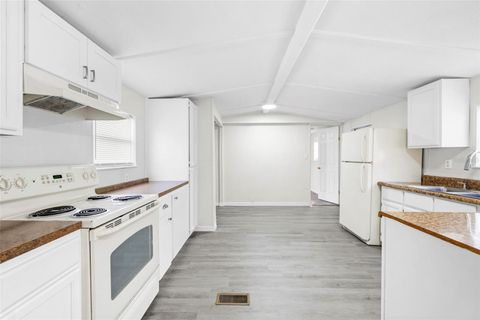 Tiny photo for Crystal River, FL 34428 (MLS # TB8490427)