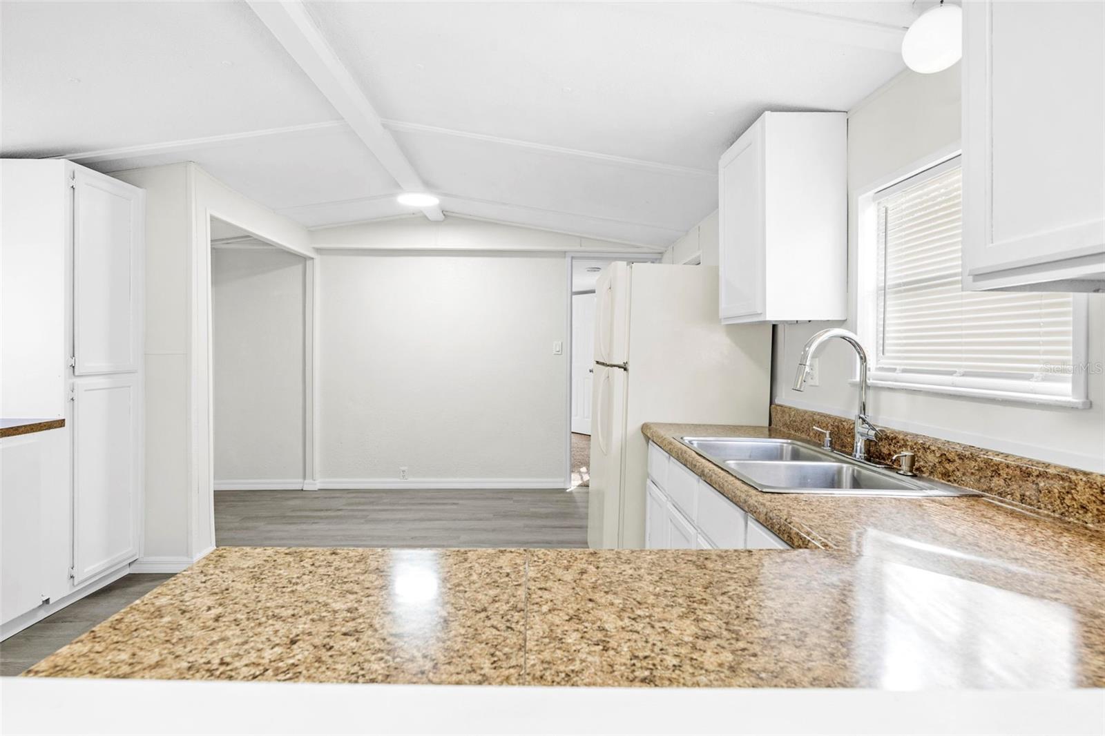 HOLIDAY ACRES UNIT 01 - Residential