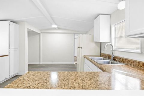 Tiny photo for Crystal River, FL 34428 (MLS # TB8490427)