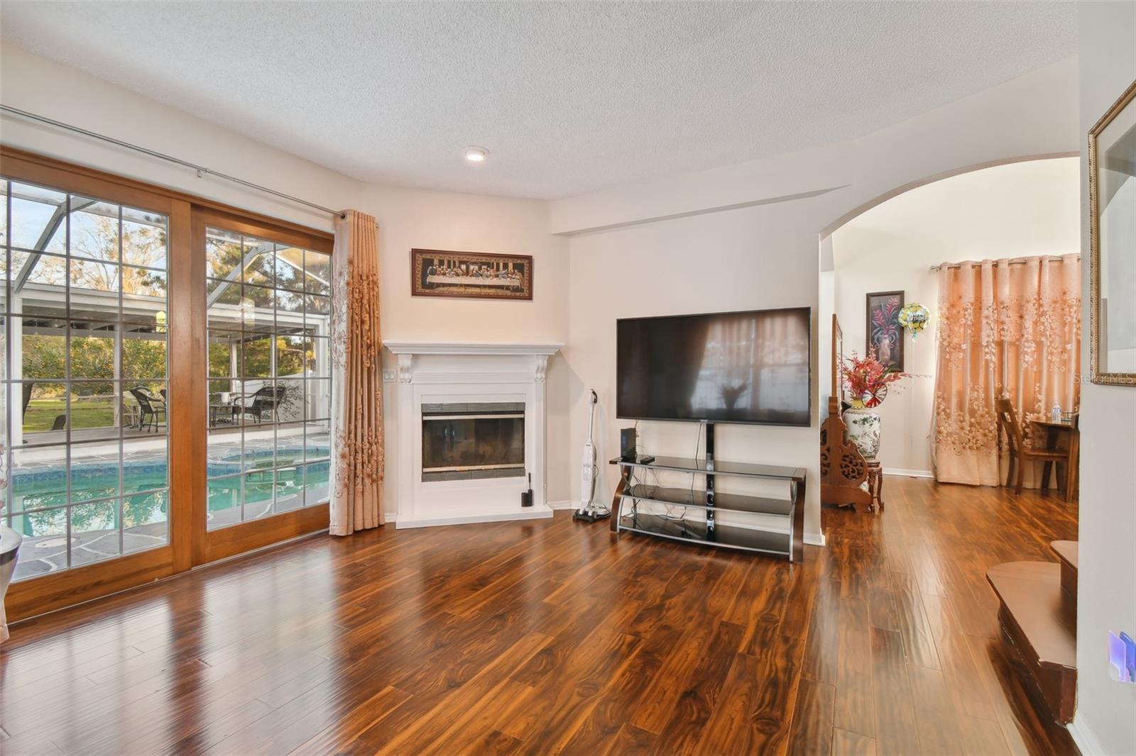 EASTLAKE OAKS PH 2 - Residential