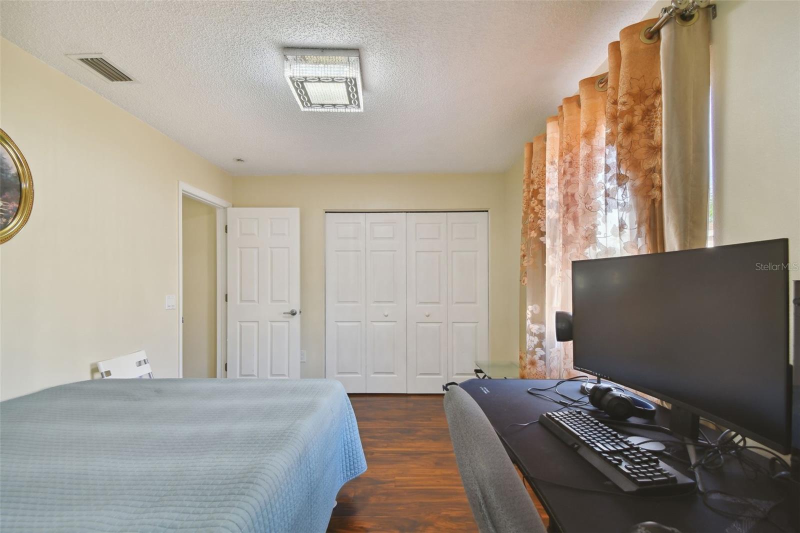 EASTLAKE OAKS PH 2 - Residential