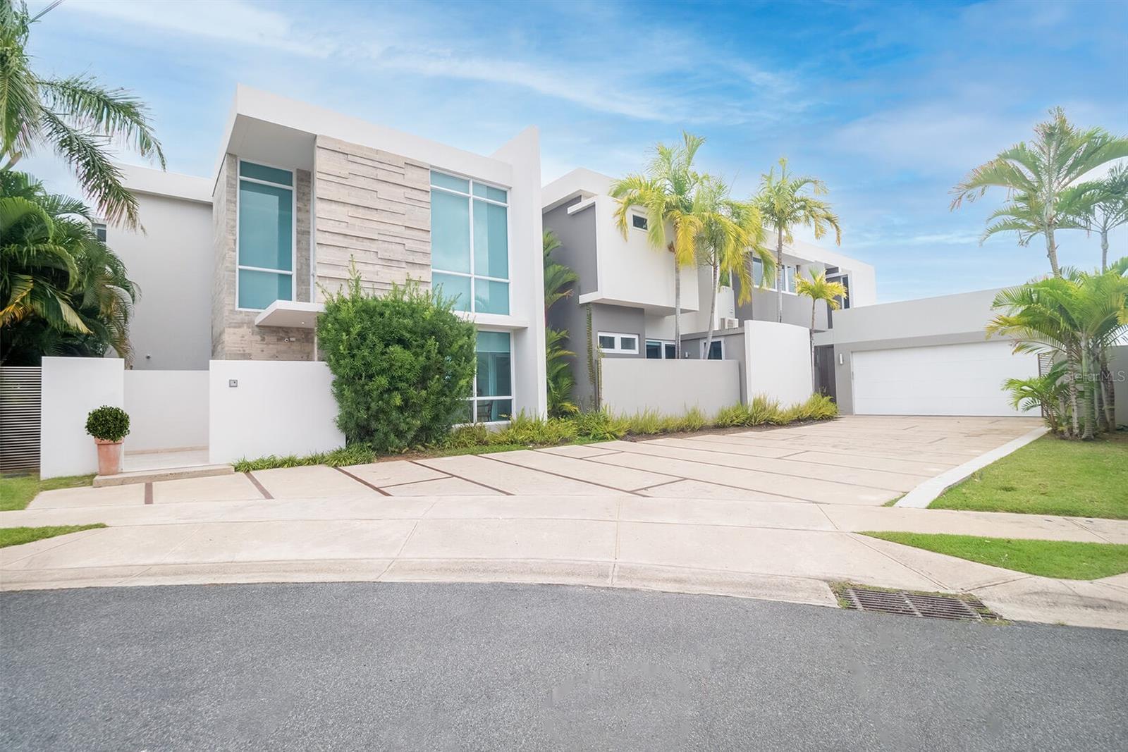 VILLAS REALES - Residential