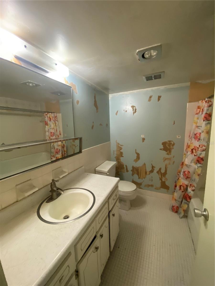 LAKE MAITLAND TERRACE APTS - Residential