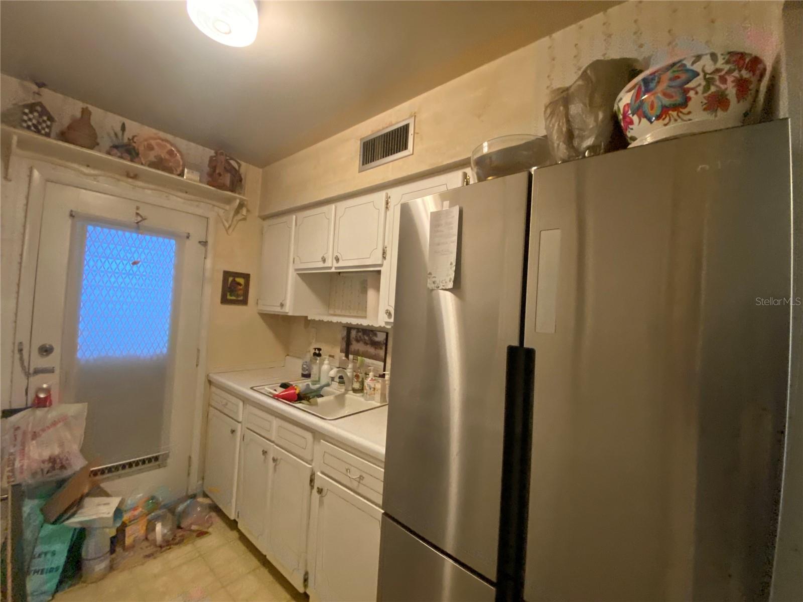 LAKE MAITLAND TERRACE APTS - Residential