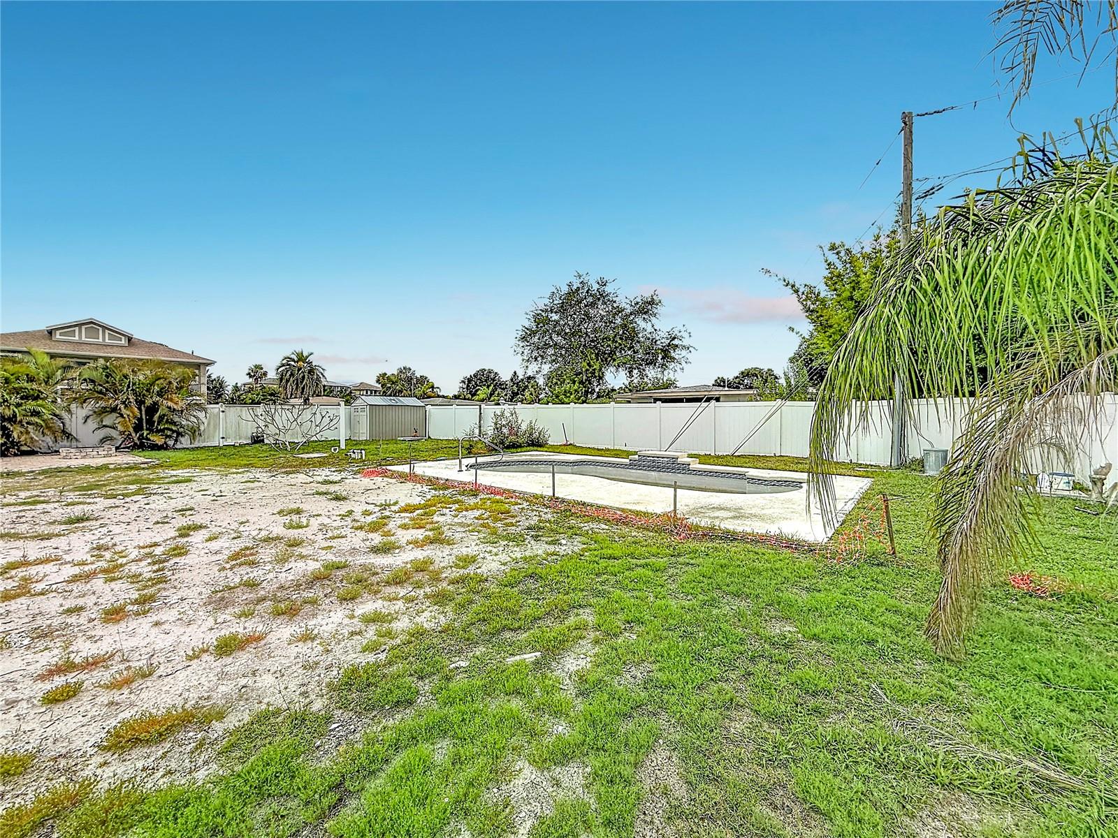 2464 DEL RIO WAY
